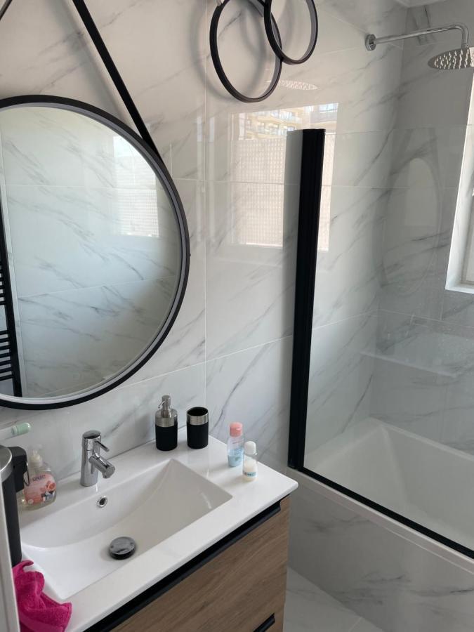 Appartement 303 Place Leopold 1Er A La Panne A 100M De La Plage エクステリア 写真